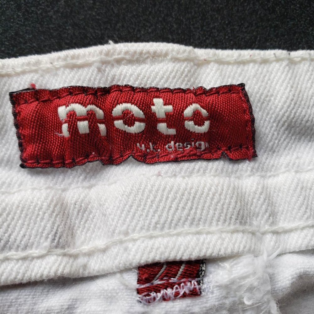 Makers Of True Originals UK white jeans , womens, size 27. mild stretch